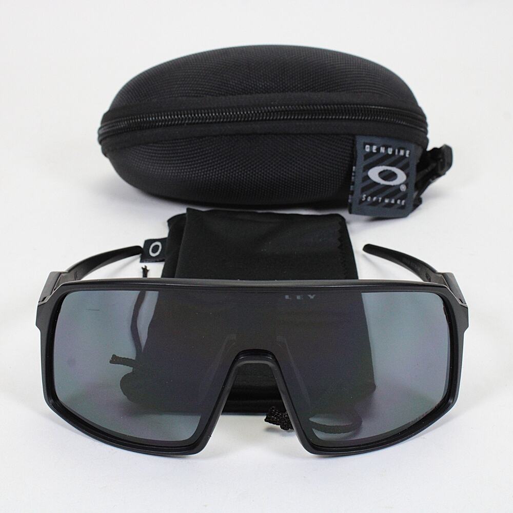 Oakley Sutro Rectangular Sunglasses Black Frame - Black Prizm Lens OO9406